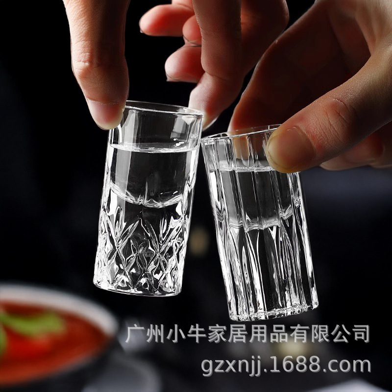 Taza de bala tallada de corte japonés, fondo grueso, copa de licor de luz de lujo, copa de vino extranjero, vidrio tallado, copa de vino blanco para el hogar