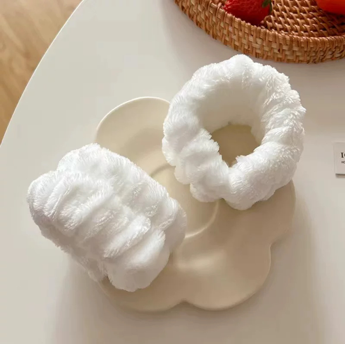 Белый браслет, 2 шт