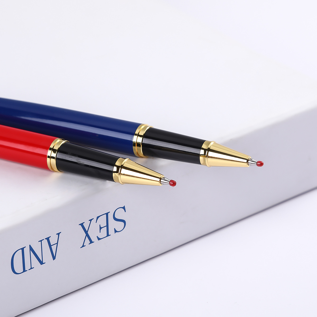 Pluma de firma de metal letras LOGO bolígrafo fábrica al por mayor en stock pluma de metal negocio pluma de firma de regalo de alta gama