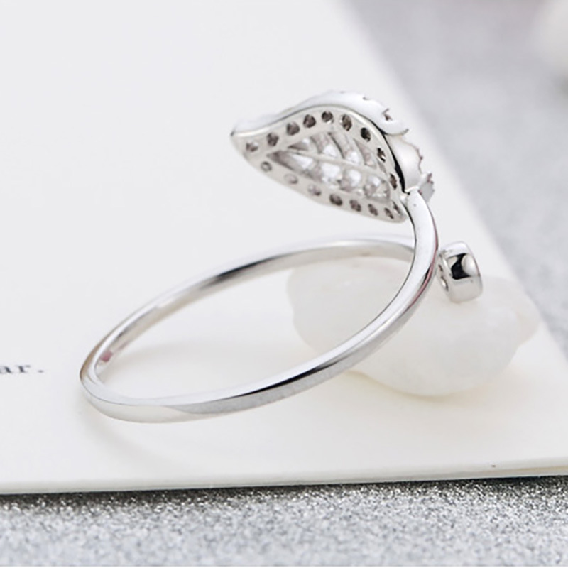 ����ʱ��С���¼�Լ������Ҷ����Ů����ָ�ٴ�¸���β��ѧ��