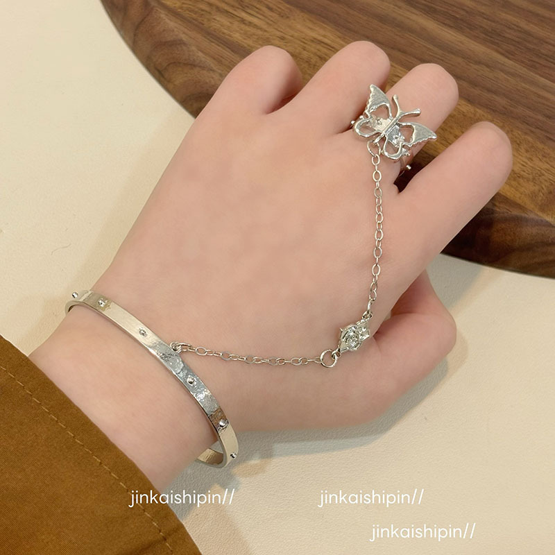 Butterfly Chain Bracelet, Same Style as Wang Lujie, Dynamic, Light Luxury, Elegant, Niche, Versatile, High-End Jewelry