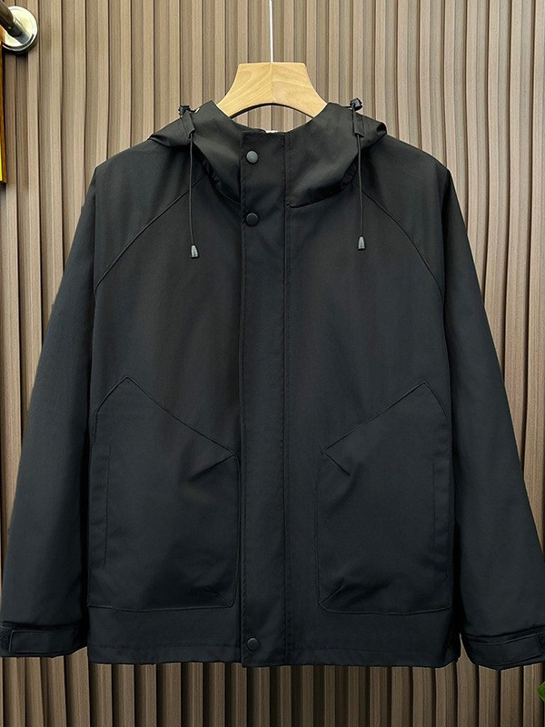 Chaqueta de primavera suelta casual de nuevo estilo Chaqueta de hombre Chaqueta a prueba de viento Top de moda con capucha de color sólido