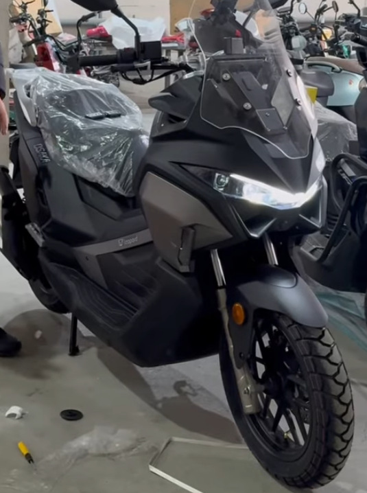 Cross-Border Best-Selling Fighter Motorcycle with Fuel Engine, Stylish and Cool High-Speed Racing Bike, High-Power Scooter