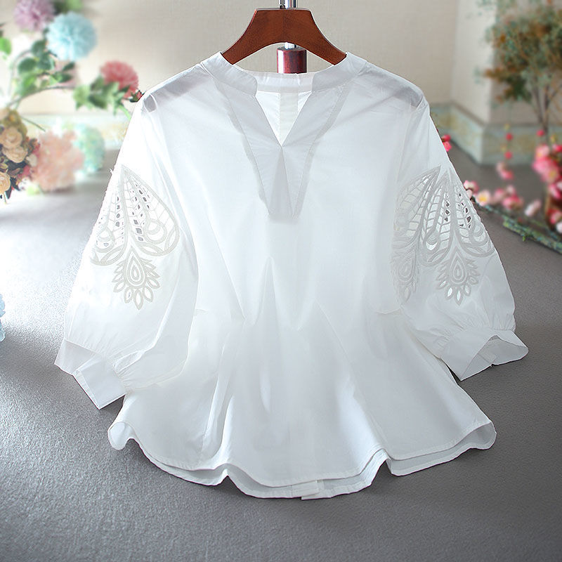 Áo sơ mi nữ cổ chữ V cotton tay lửng thiết kế khoét lỗ thanh lịch — Màu xanh lam nhạt
