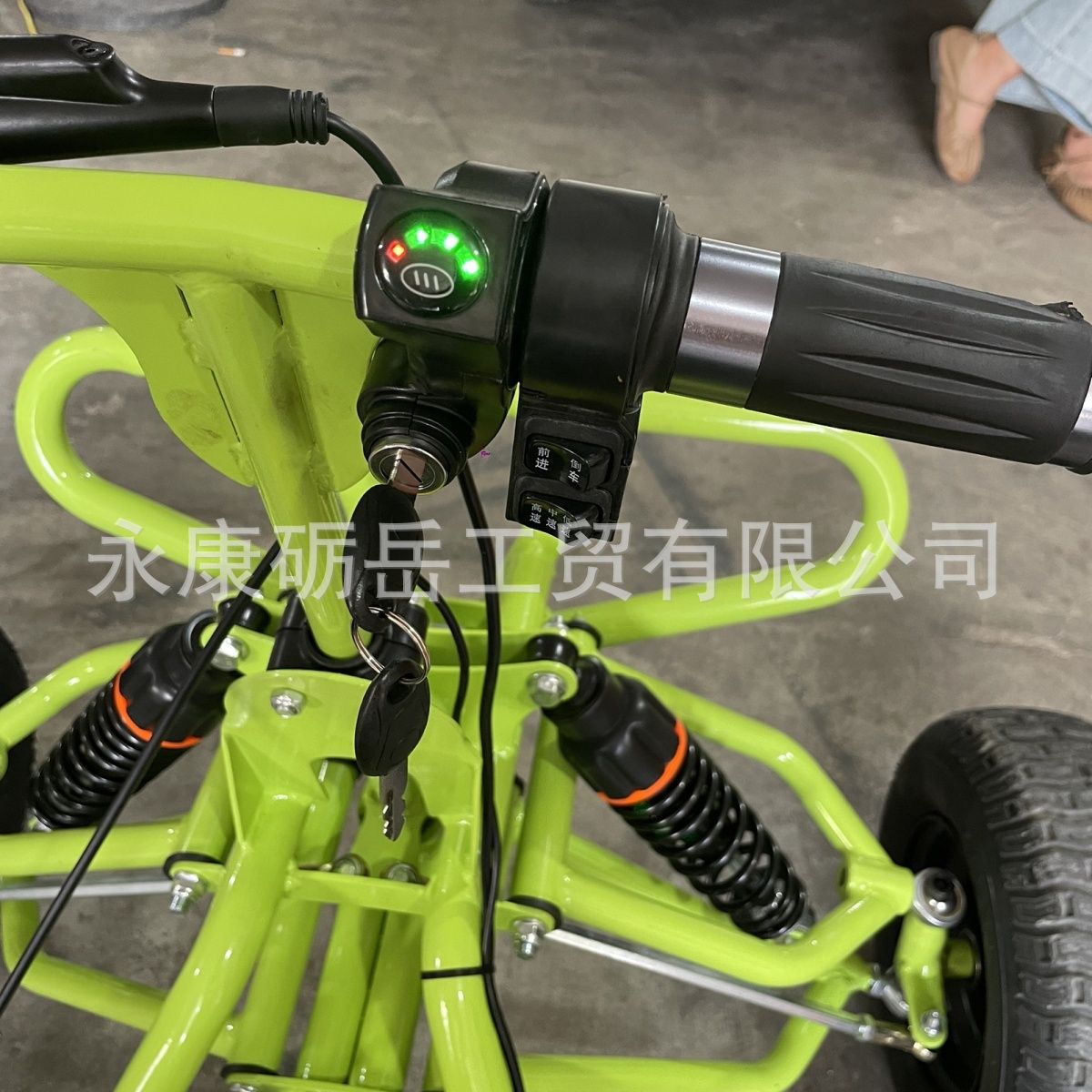 Nuevo kart eléctrico todoterreno de 4 pulgadas para niños, vehículo de playa de cuatro ruedas para exteriores, kart todoterreno para adultos con función de drifting.