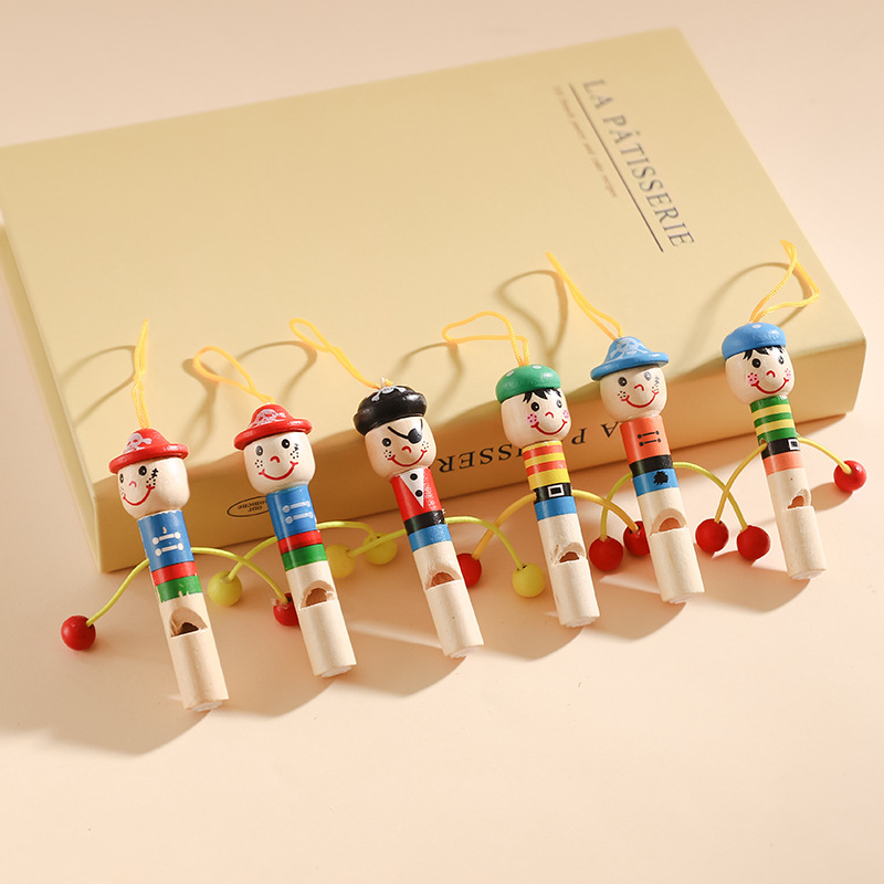 Pequeños piratas de dibujos animados de madera silbato juguetes creativos instrumentos de soplo bebés silbato pequeño regalo de jardín de infantes