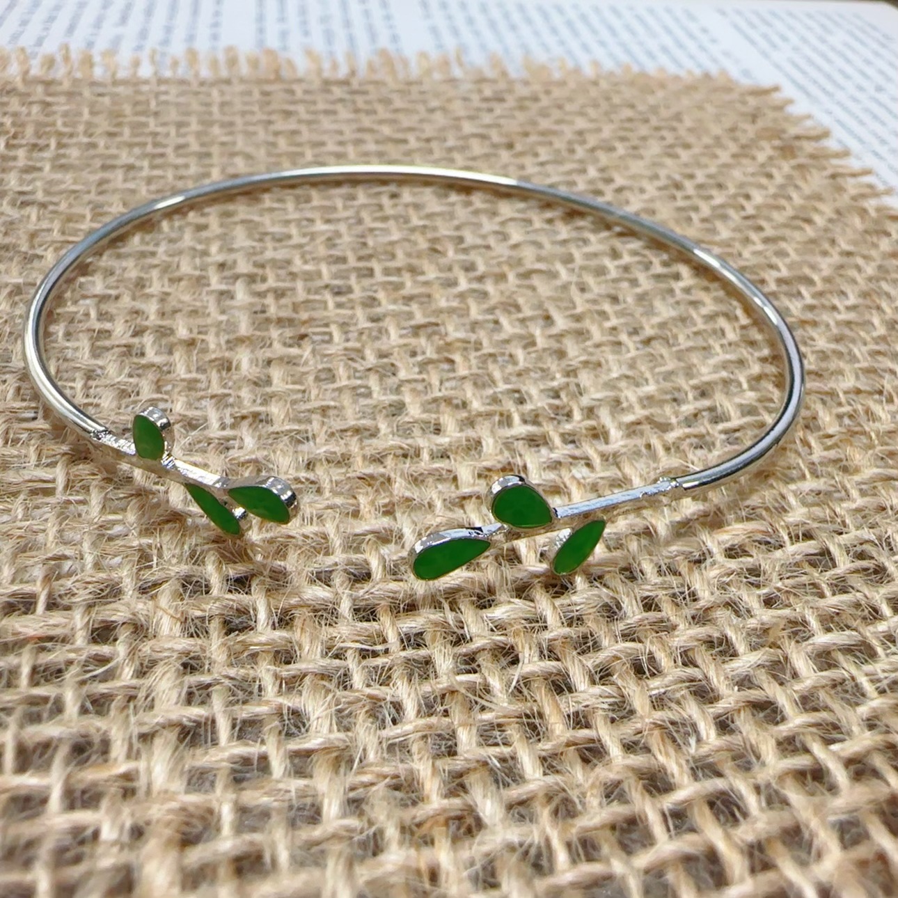 Corea de moda caliente temperamento pulsera de hojas abiertas mujeres simple literatura y arte fresco pulsera de hojas para enviar a estudiantes amigos