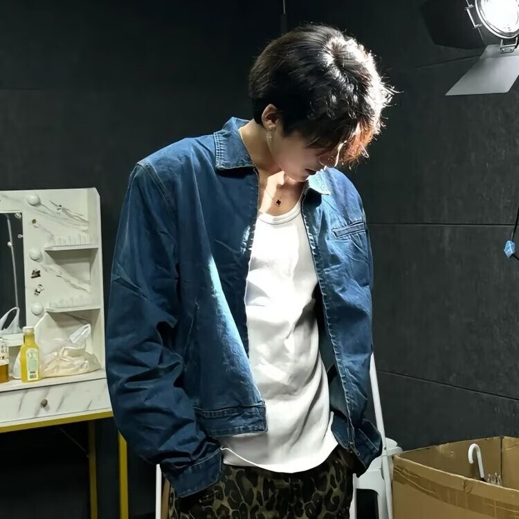 dark blue Washed Short Denim Jacket Men's Autumn Hair Stylist Fashion Brand High-end Sense Puppies Handsome Niche Shoulder Pad Jacket