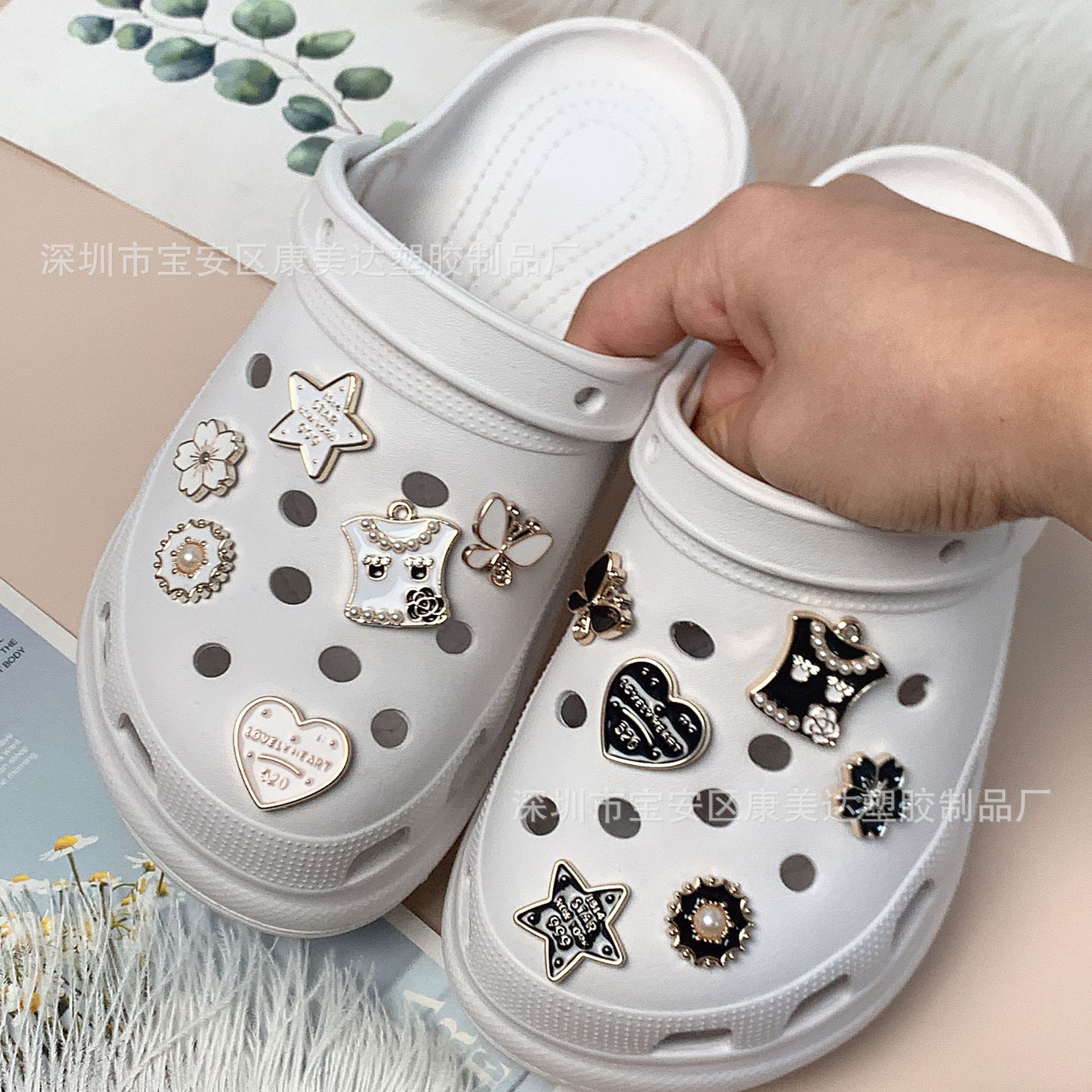 K150-black · 흰색 옷 다섯개 별 세트 (신발 제외)