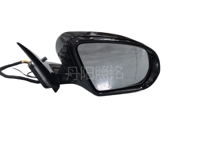 The rearview mirror is Rearview mirror/rearview mirror - right-assembly