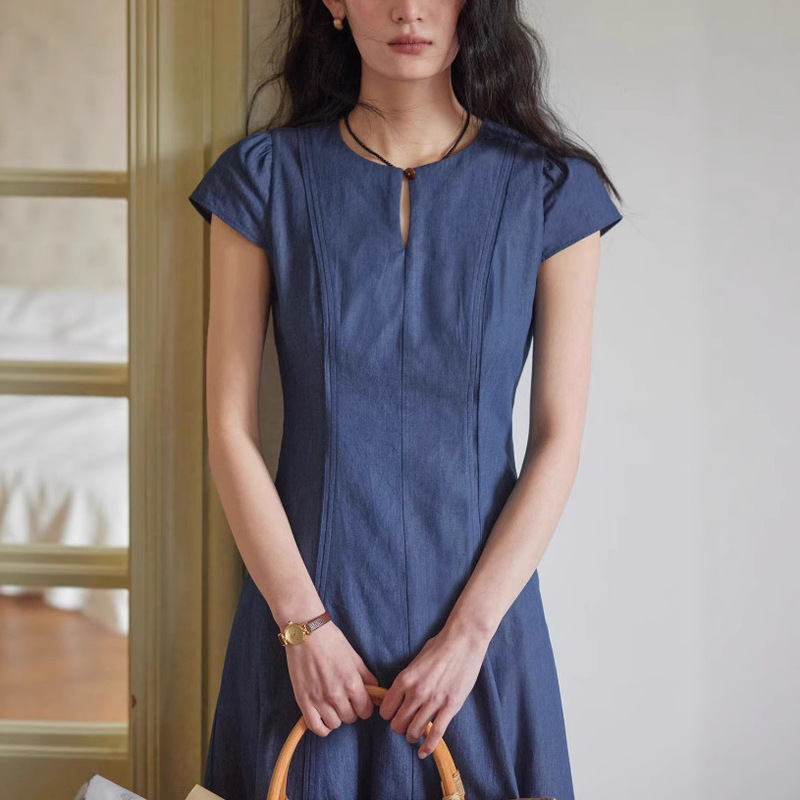 Solighter French One-Button Round Neck Waist Dress Elegant Slimming Look Long Skirt