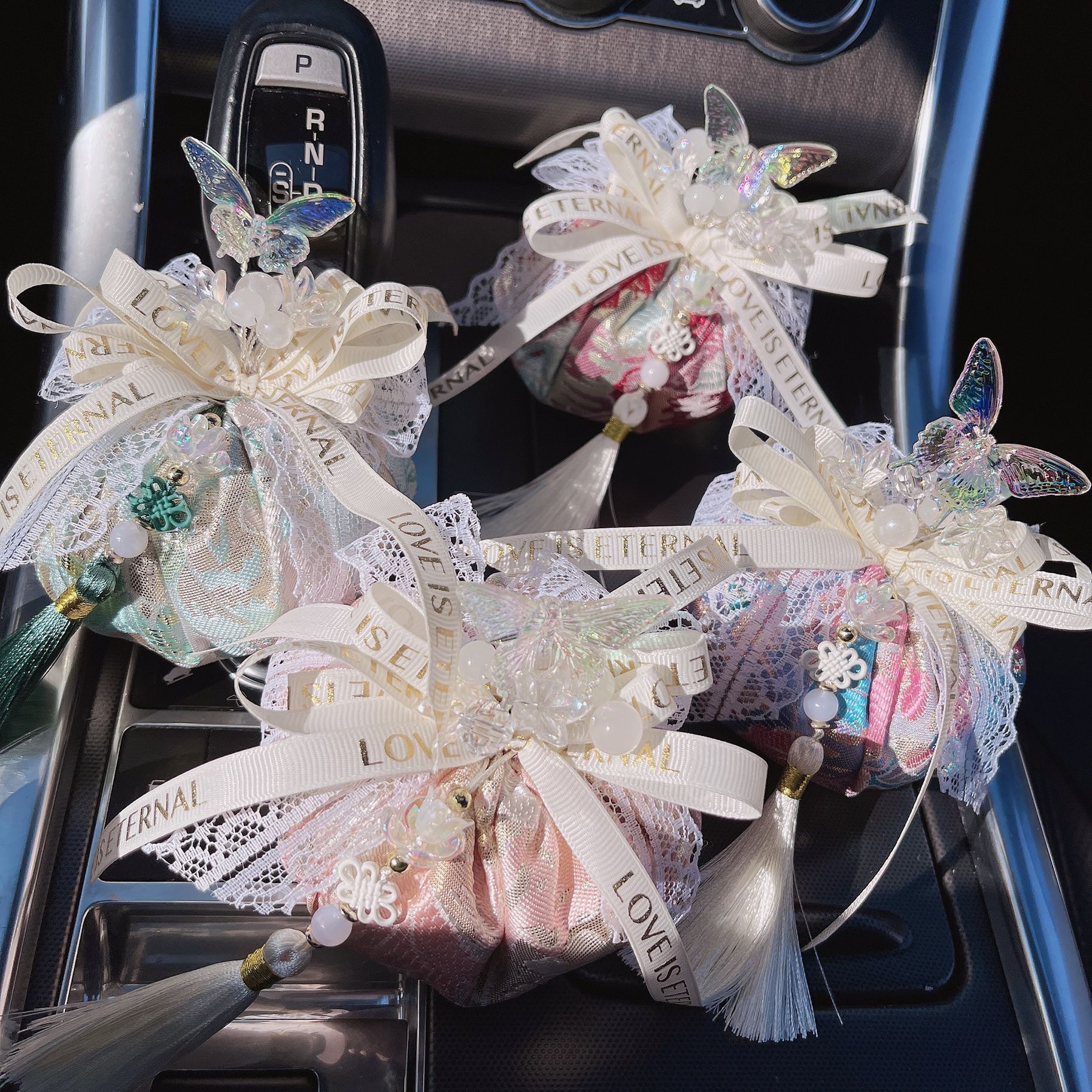 Guofeng Car Bamboo Charcoal Aromatherapy Bag Internet Red Butterfly Tassel Car Ornaments New Smell Removal Car Interior Decoration Supplies