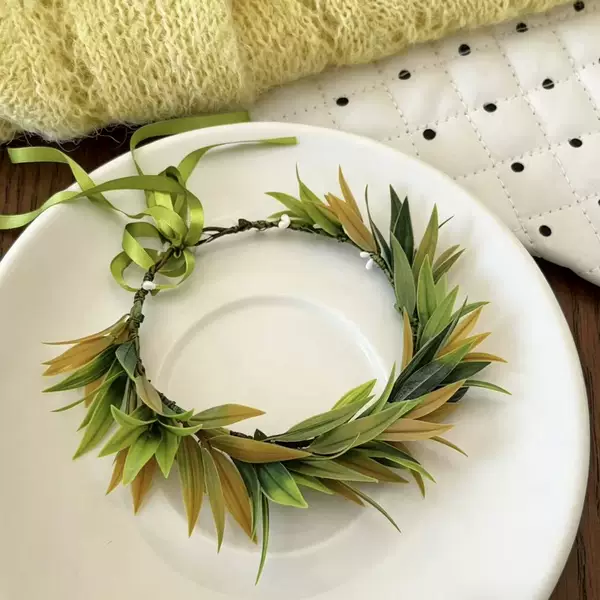 Forest-style simple artificial green leaf wreath adult headpiece, floral wicker headband, bracelet for kindergarten dance performance