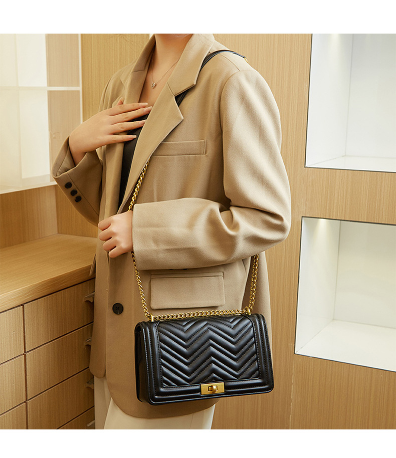 Light Luxury High end Women's 2024 New Small Xiangling Grid Chain Fashionable and Versatile Western Style One Shoulder_voghion.com