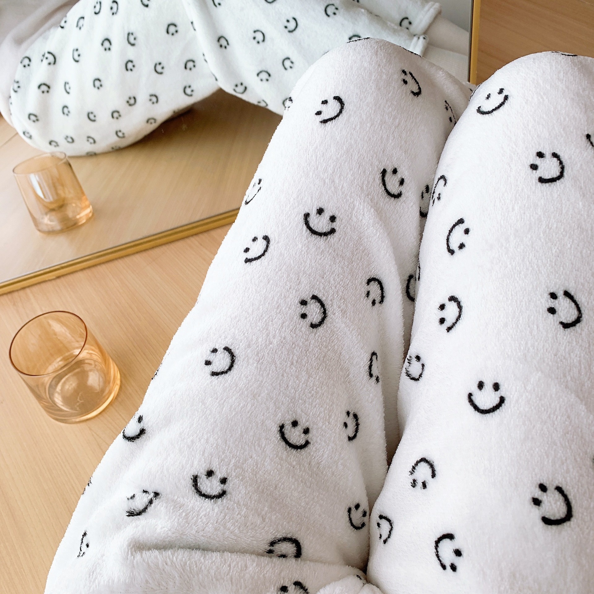 2025 otoño y invierno de flanela de dibujos animados pantalones de pijama individuales gruesos calentados pantalones caseros lindos pantalones