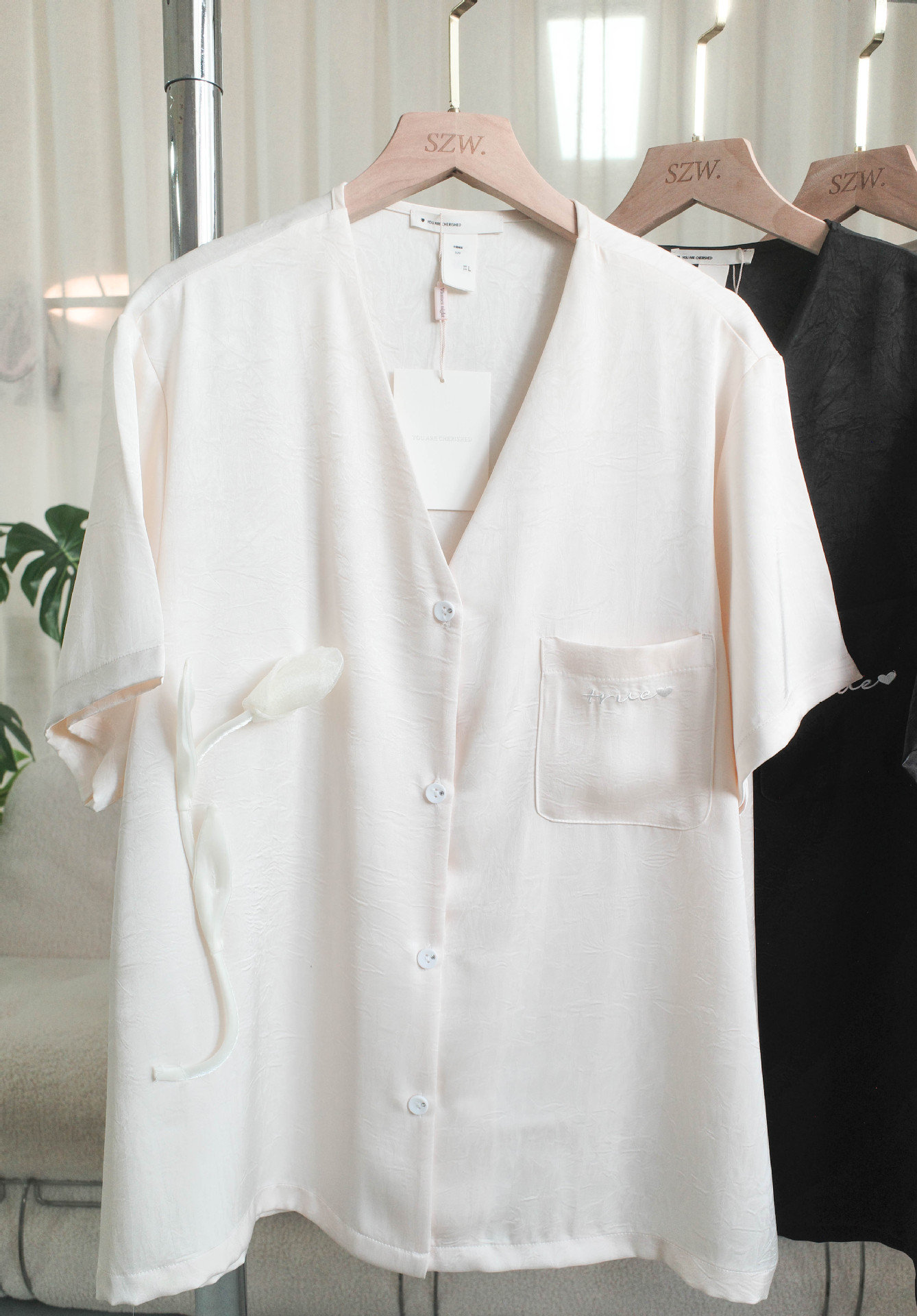 튤립 밀크 화이트 반팔 반바지