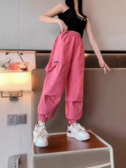 女の子の蚊よけズボンの夏の薄いタイプの2025新型のゆったりした服装のズボンの女性の大きい子供の子供の運動のズボンのファッション