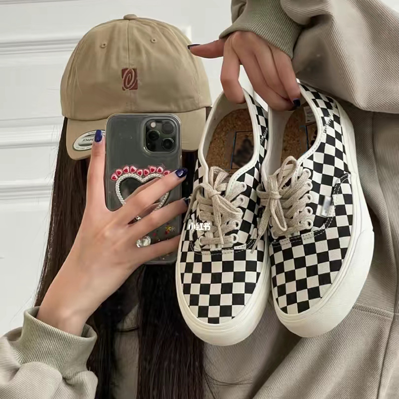 CDG联名万斯正步黑白字母印花棋盘格帆布鞋低帮休闲滑板鞋夏潮流