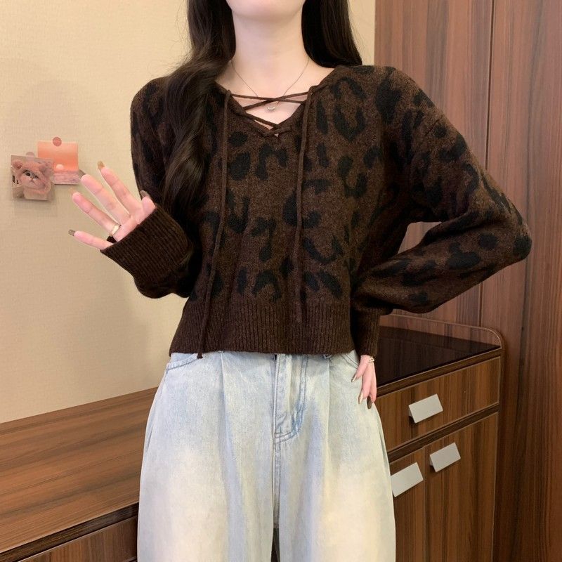 Kadınlar için 2024 sonbahar kış sezonunda Kore leopar desenli V yakalı bağcıklı, uzun kollu yeni yumuşak yapışkan örgü kazak_voghion.com