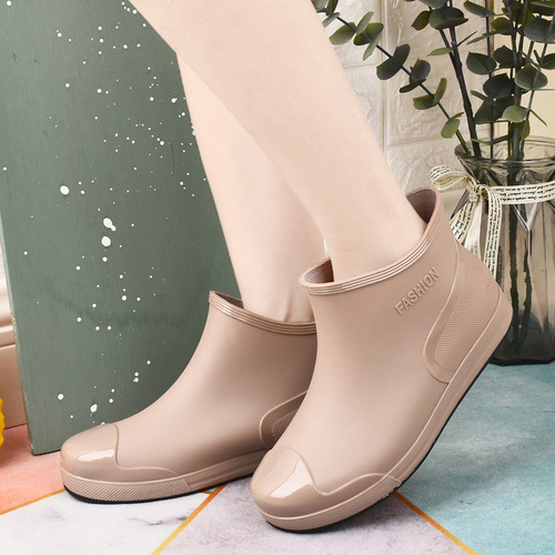 Cross-border new waterproof shoes for female students, rain boots, low-top short boots, fashionable plastic shoes, non-slip and warm, fleece-lined cotton slip-on shoes