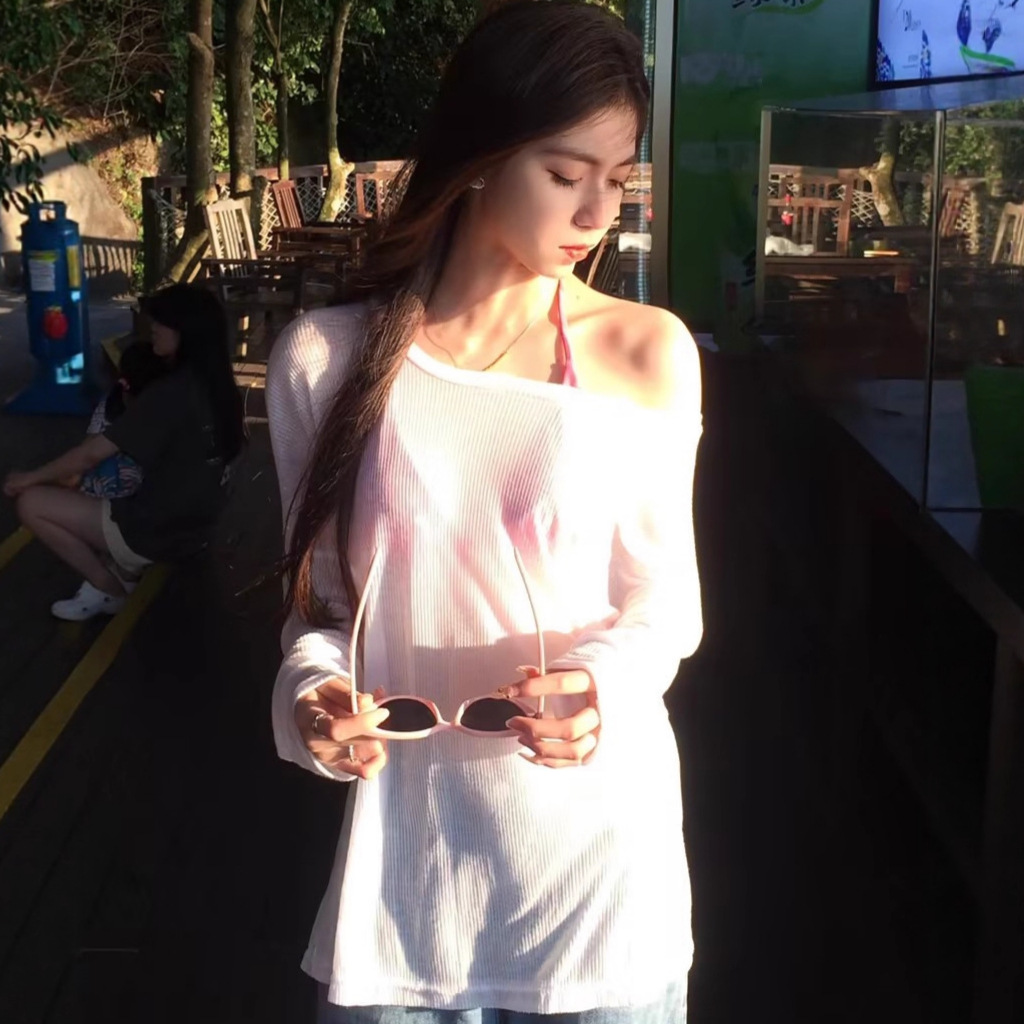 Sexy and alluring long-sleeved t-shirt for women, summer thin transparent beach top, niche loose hot girl sun protection cover-up trendy