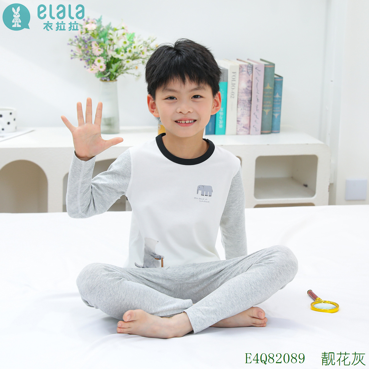 E4Q82089 아름다운 꽃 그레이