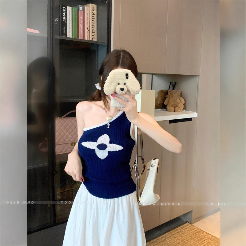 韓国純粋な欲望スタイルの斜め肩コントラストパターンニットトップ女性の夏スリムフィットノースリーブワンショルダーキャミソール|undefined