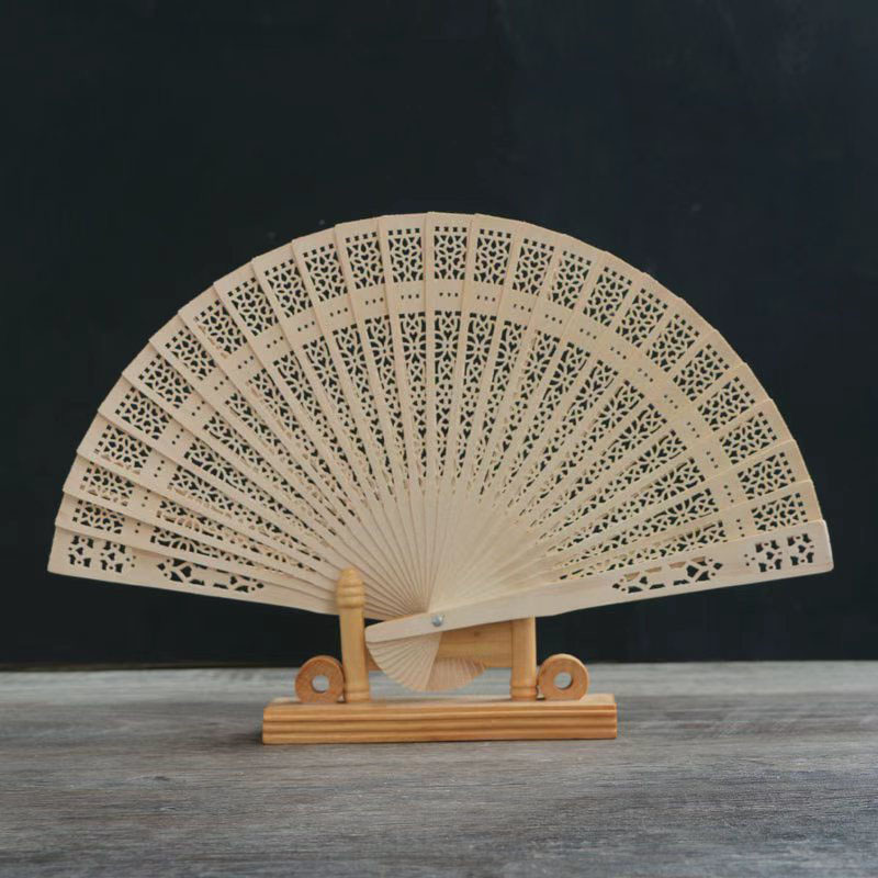Abanico de madera perfumada de 8 pulgadas (20 cm) completamente tallado, abanico de madera hueco, abanico chino, abanico de sándalo, abanico de regalo, producto de exportación calado.