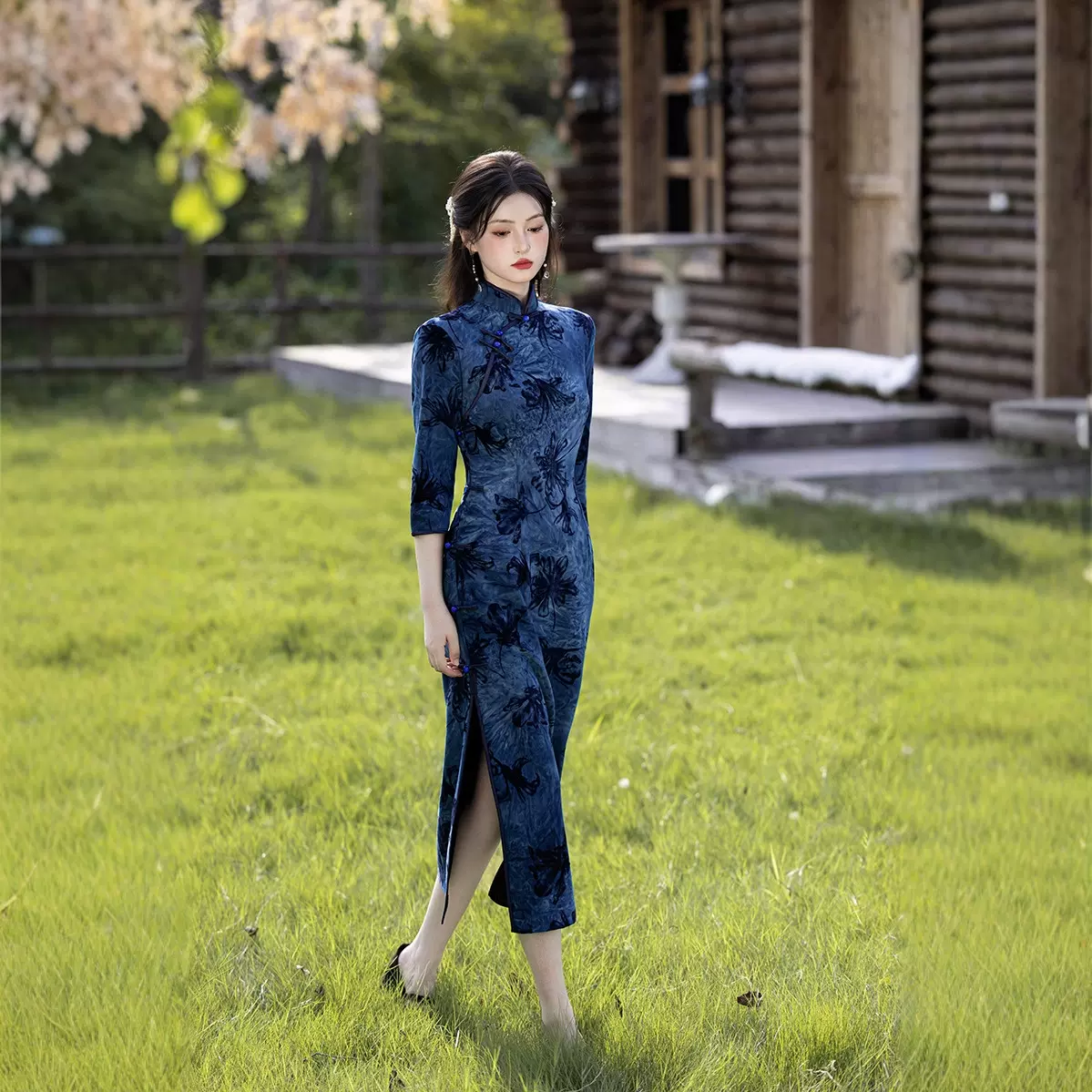 秋季新款牛奶丝植绒旗袍 老上海改良年轻款文艺风优雅修身长旗袍