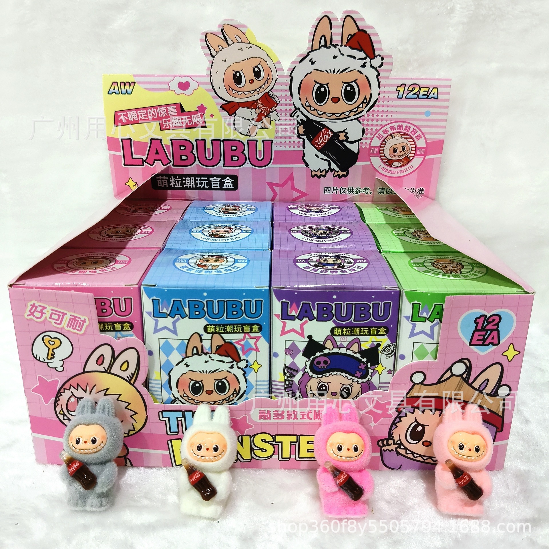 Caja ciega flocada de dibujos animados de tela rabu, lindo y lindo grano de alto valor, mini muñeca, modelo de decoración de escritorio, regalo