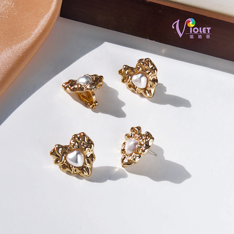 Qingdao factory Jewelry machining Europe and America Retro heart-shaped Ear Studs Baroque Pearl Pierced ears Ear clip On behalf of