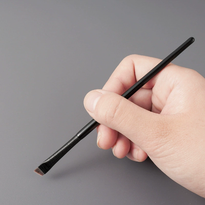 Eye pencil, brush, contouring