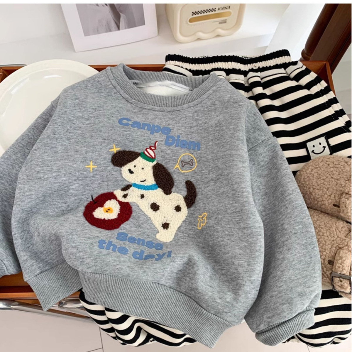 秋冬装新款儿童圆领套头衫卡通加绒上衣男女童一体绒卫衣儿童卫衣