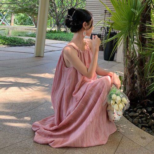 This year's popular stylish French casual ramie pink V-neck dress for petite figures, perfect for beach photos, looks extremely divine.