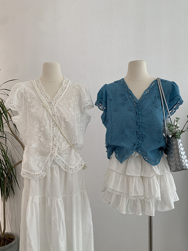 欧瑪莱の波vネックの透かし彫りの刺繍の立体の小さい花の半袖のシャツの夏の新型の復古の上着の3525|undefined