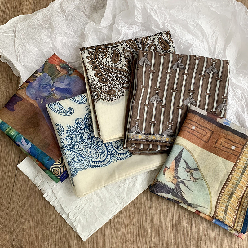 Bufanda de seda, bufanda cuadrada pequeña, pintura al óleo de Van Gogh, bufanda pequeña de seda de imitación de impresión exquisita, bufanda en la cabeza de moda, mantón exterior