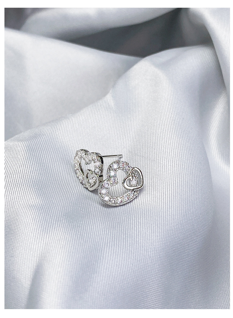 Fashion Heart Shape Copper Plating Rhinestones Ear Studs 1 Pair