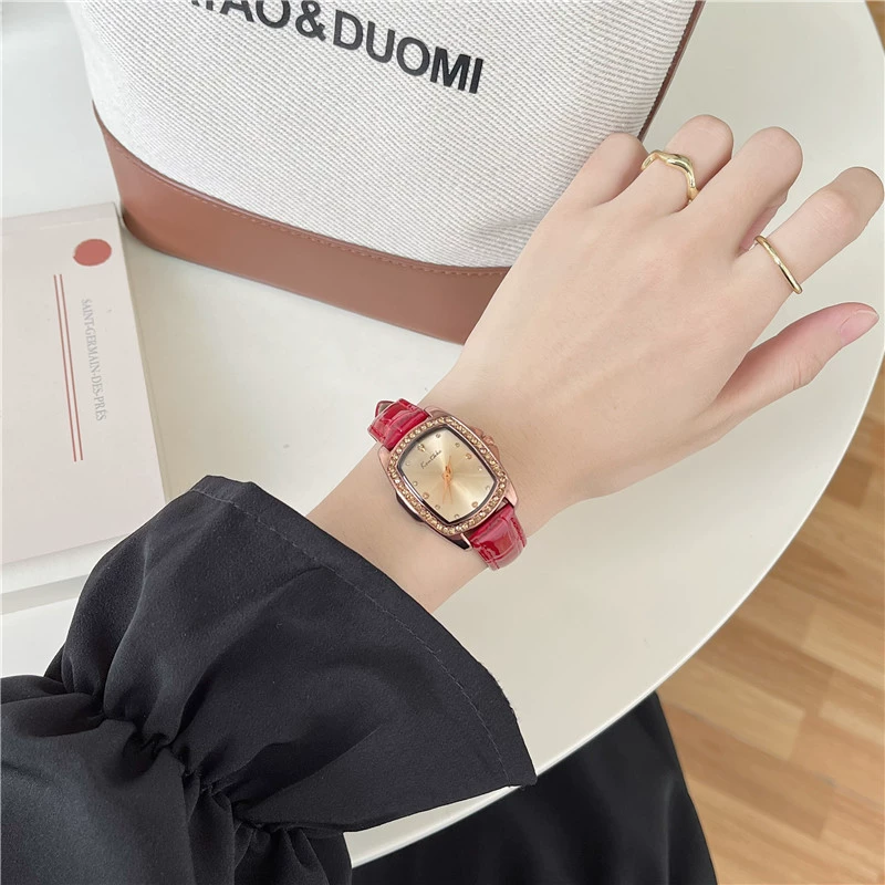 Square women's watch, quartz watches