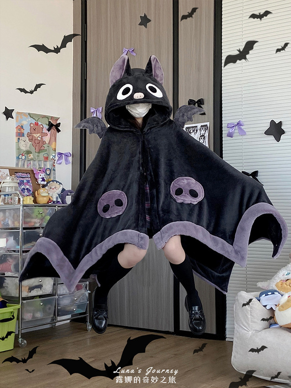 Luna Wonderful Journey Little Bat Air Conditioning Blanket Coral Fleece Lunch Pajamas Shawl Cape Hooded Nightgown Cute