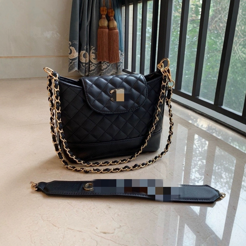 Integral Middle Ages Bag Soft Face Hobo Bag Double Chain Portable Fashionable Rhomboid Letter Flip Single Shoulder Retro Crossbody Bag