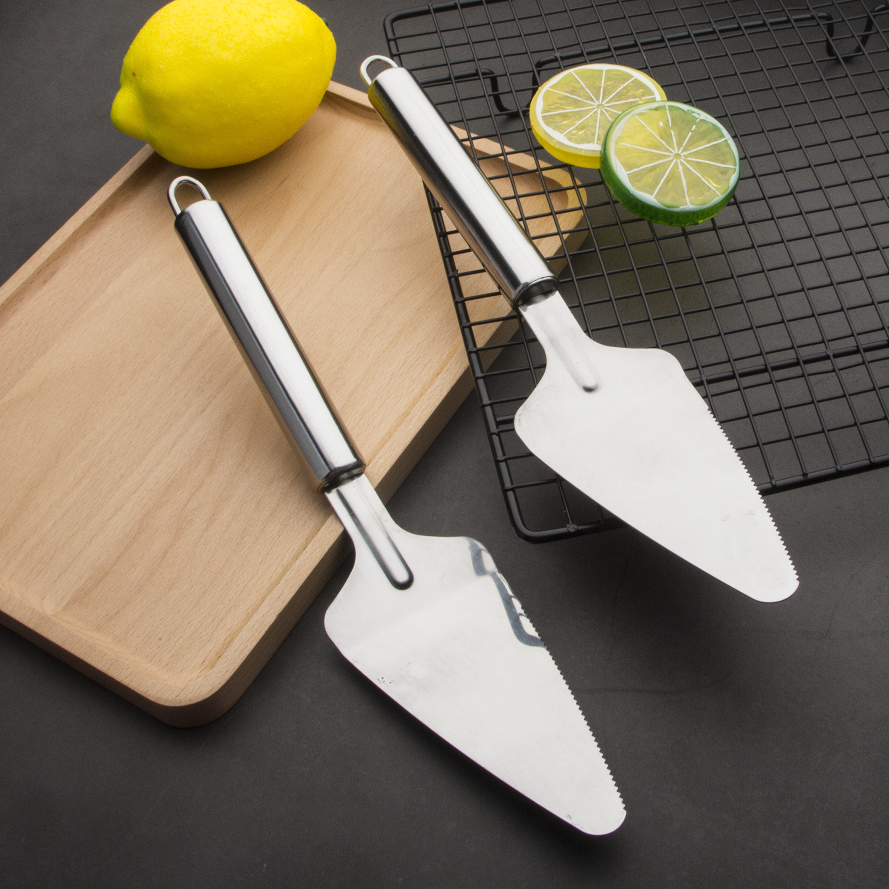 wholesale Stainless steel Cake shovel Pizza shovel Triangle with teeth Cut the cake Pizza Tools Baking Tools