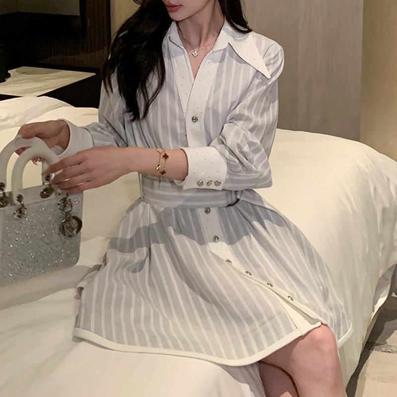 明媚艺术生穿搭简单大方高级感巨好看小个子蓝色条纹衬衫连衣裙秋|undefined