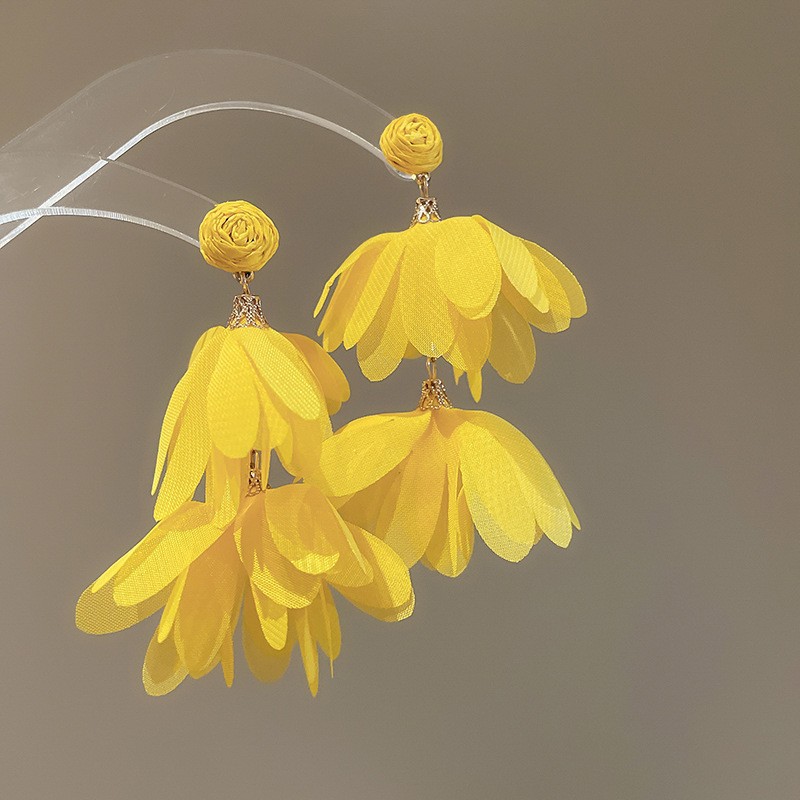 Pendientes de borla de flores de gasa de aguja de plata Pendientes de dopamina de bosque dulce Pendientes de todo fósforo de tendencia de nicho Mujeres al por mayor