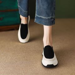 厚い底の靴の女性の本革の艶消しの怠け者の楽福の靴