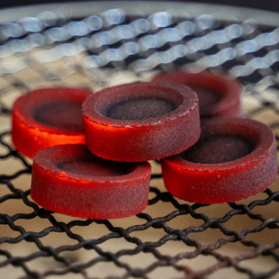 High-Quality Individually Packaged 50mm Pure Fruit Wood Fast-Burning Charcoal Arabian Hookah Charcoal Flammable Smokeless One Step Faster