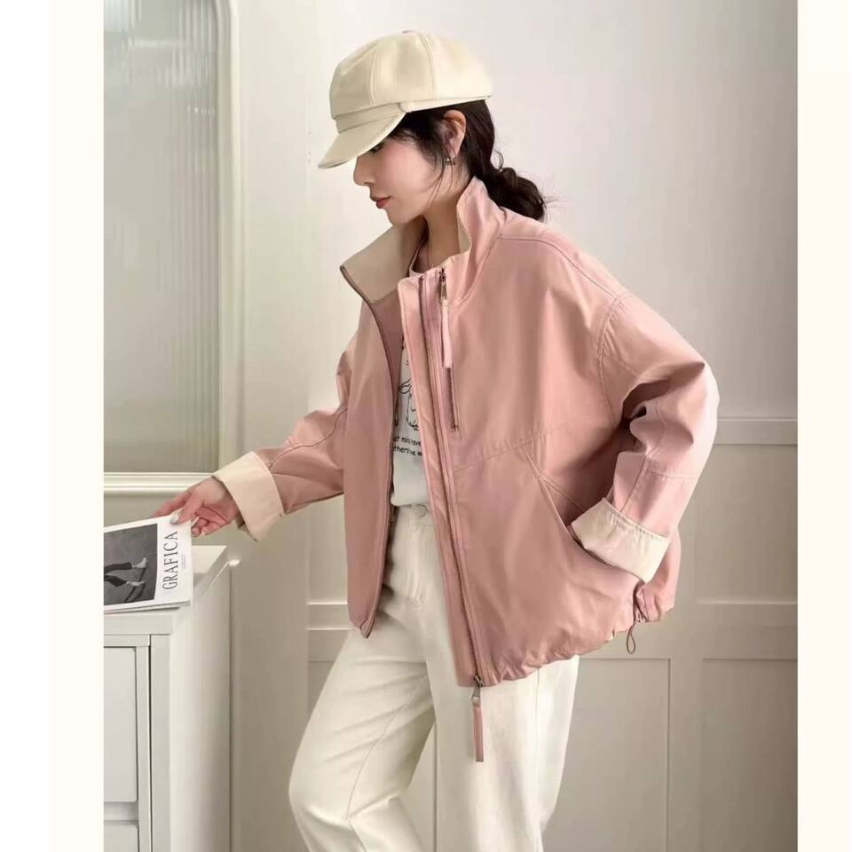 Áo khoác nữ ngắn cổ đứng khóa kéo đôi dáng nhỏ nhắn — hồng, màu xanh nhạt, quần kaki, đen chi tiết 5