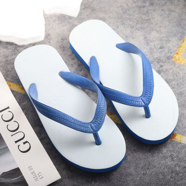 Rubber fashionable beach flip flops