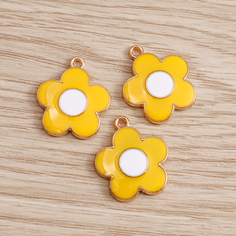 10 PCS/Package Quantity 10 PCS/Package Alloy Flower Pendant