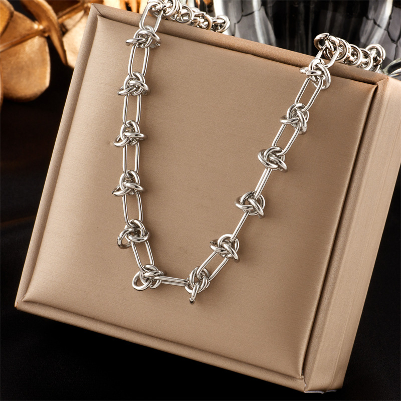 Classic Style Solid Color Titanium Steel Plating Bracelets Necklace display picture 1