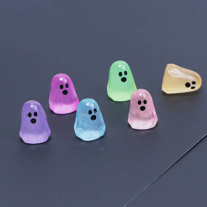 Cross-border Halloween new product: glow-in-the-dark little ghost figurines, miniature landscape decorations, desktop ornaments, DIY accessories, resin components Cross-border Halloween new product: glow-in-the-dark little ghost figurines, miniature landscape decorations, desktop ornaments, DIY accessories, resin components